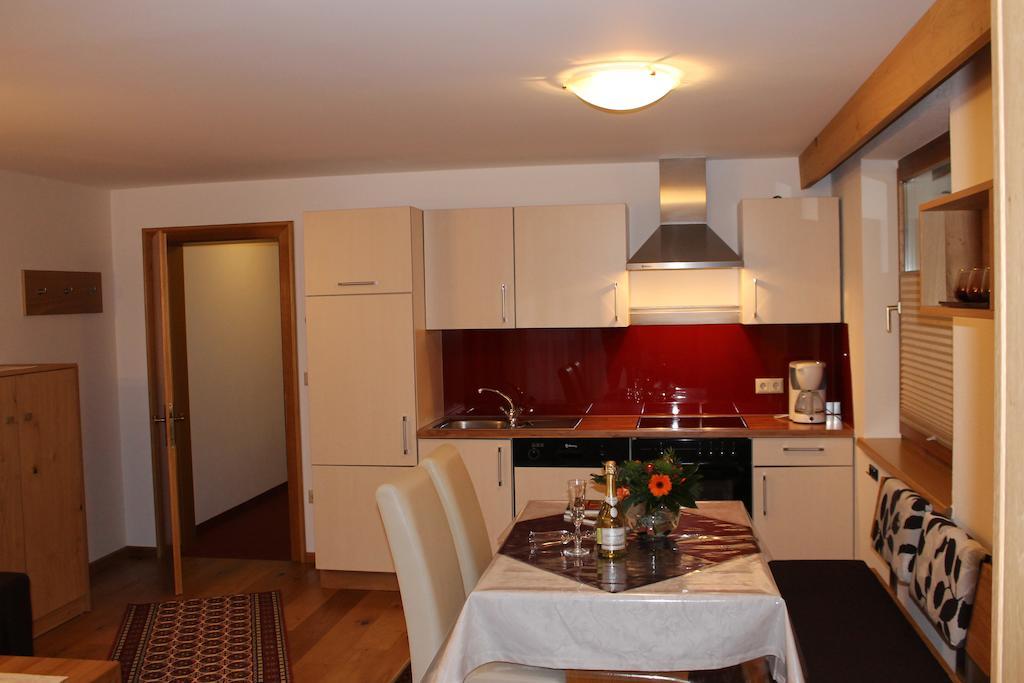 Appartements Zerzer Ried im Oberinntal Oda fotoğraf