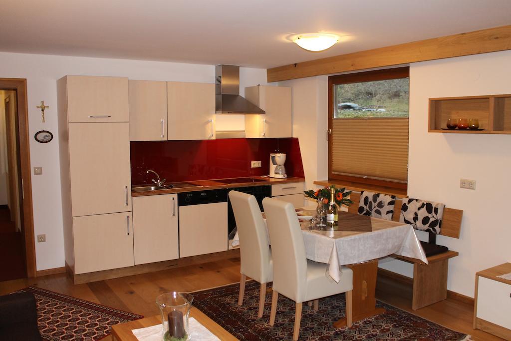 Appartements Zerzer Ried im Oberinntal Oda fotoğraf