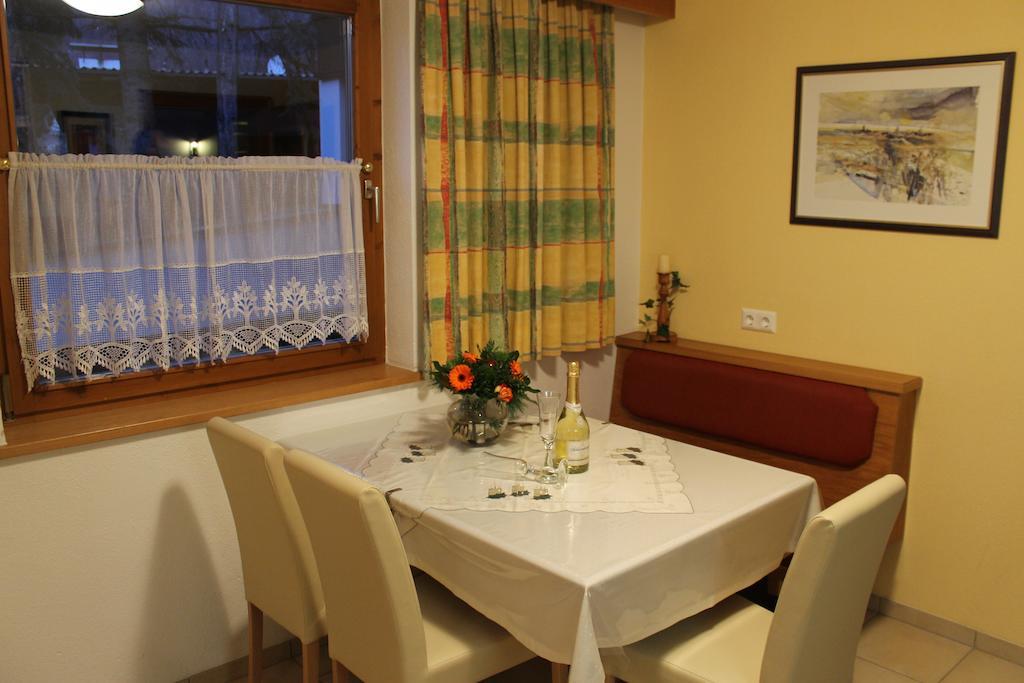 Appartements Zerzer Ried im Oberinntal Oda fotoğraf